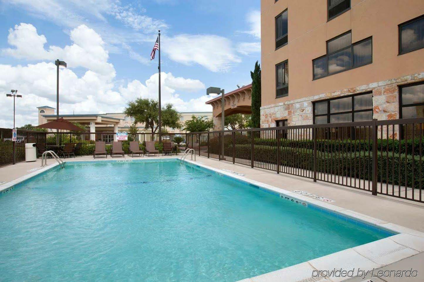 Hampton Inn & Suites San Marcos Exteriör bild